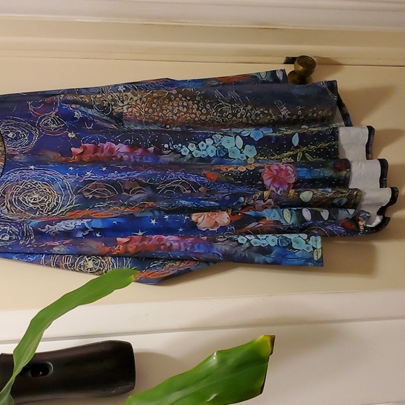 NWOT LADIES TOP - Picture 2 of 5